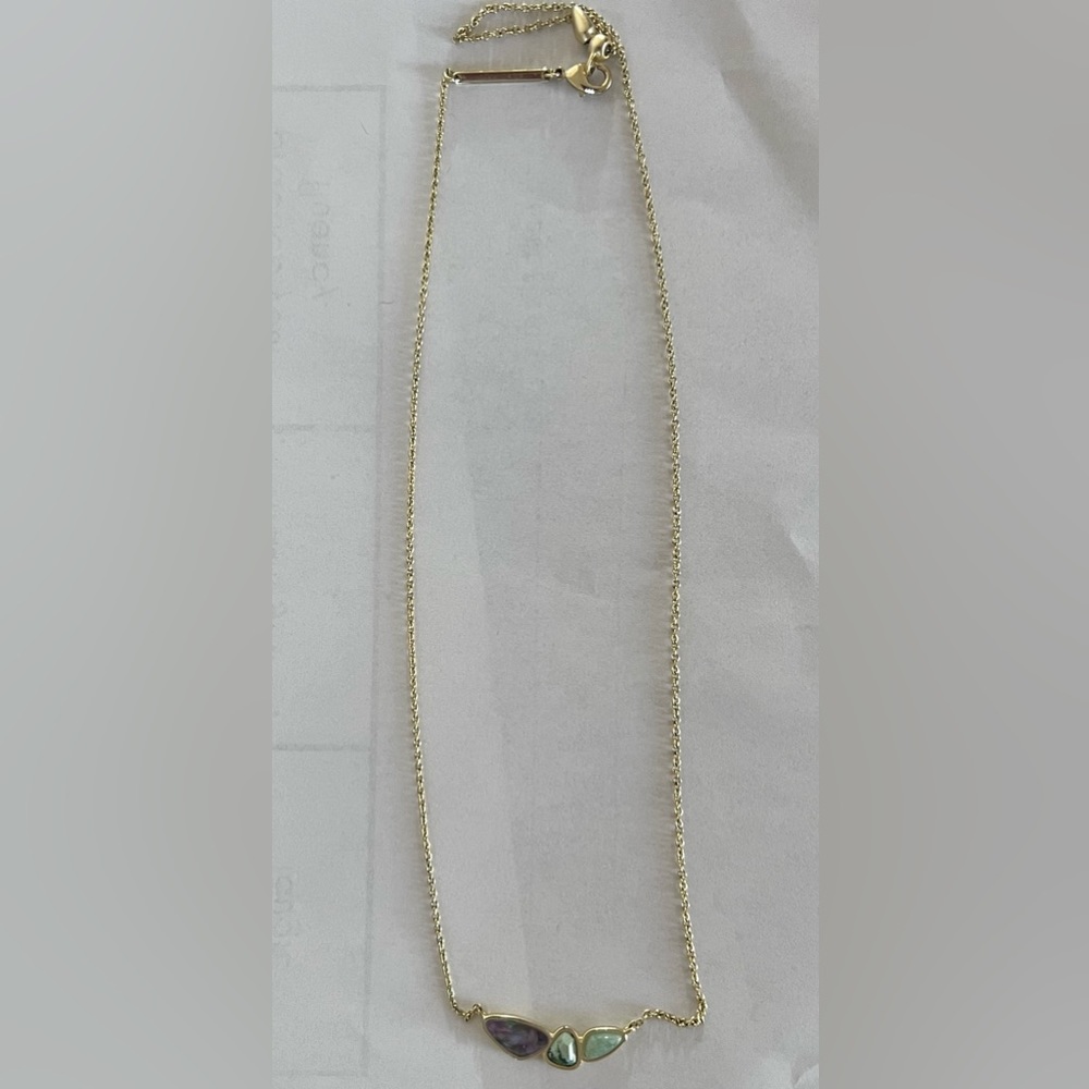 Kendra Scott 3 stone necklace 15” chain
